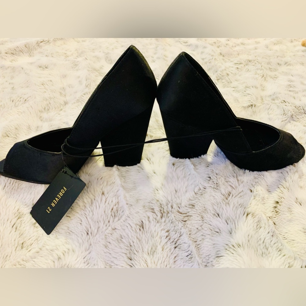 FOREVER 21 NWT SEXY BLACK PEEP TOE  WEDGE HEEL GREAT 4 DATE NIGHT/PARTY /WEDDING